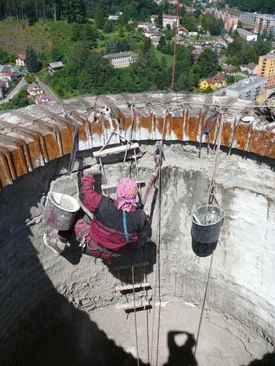 FOTOGALERIE: OPRAVY TOVÁRNÍCH KOMÍNŮ